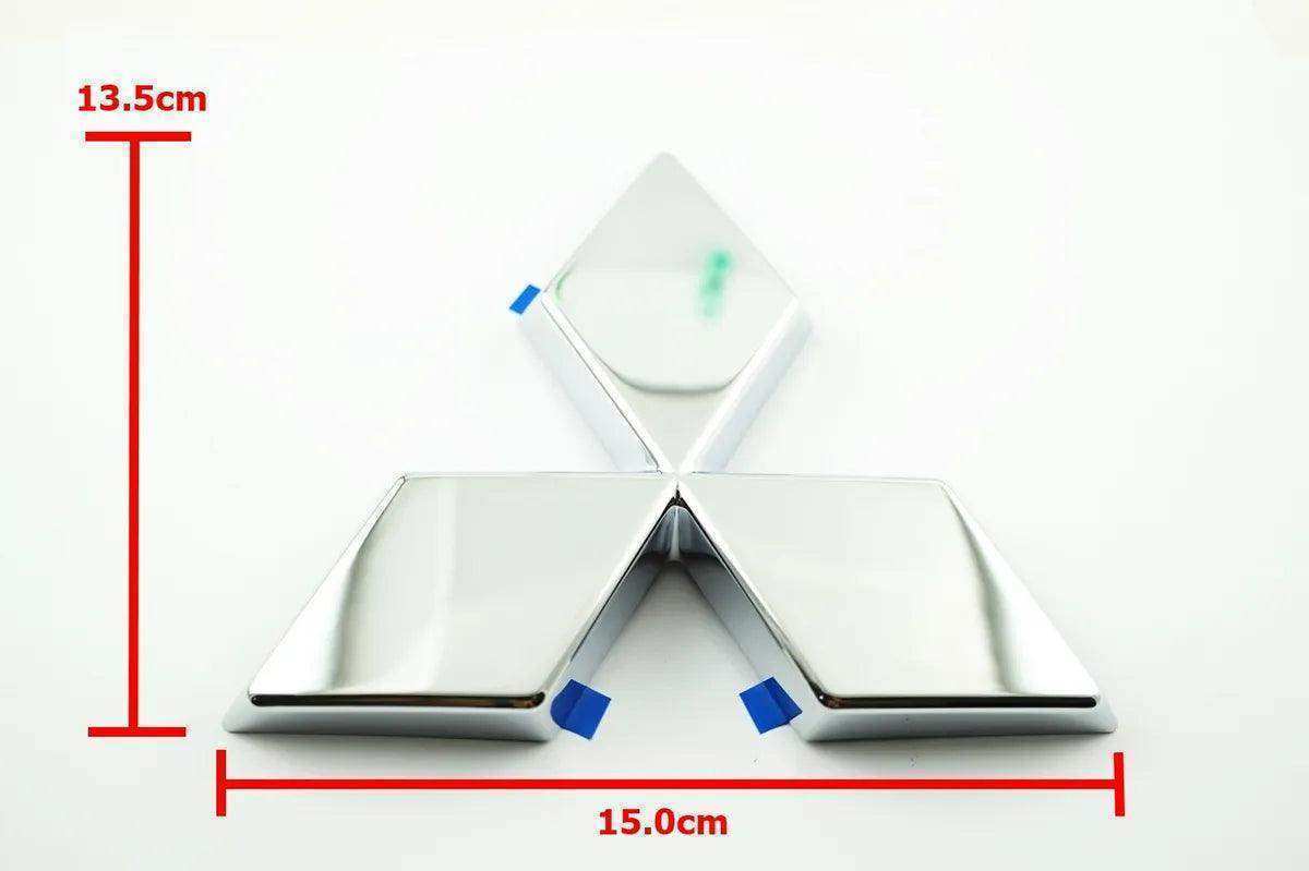 Emblema frontal Mitsubishi l200 triton 2021 2024 7415a708 - Auto repuestos Revisa