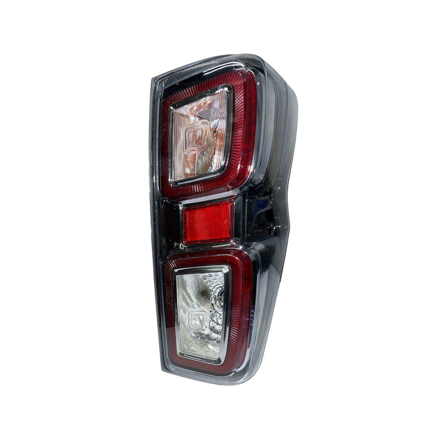 Stop Isuzu dmax 2022 2024 LED - Auto repuestos Revisa