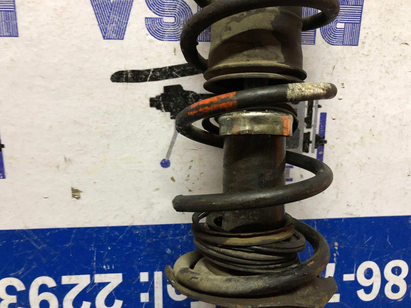 Amortiguador delantero derecho Nissan versa march 2011 2018 (543023an0c) - Grupo Revisa