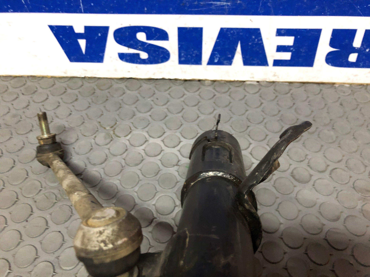 Amortiguador delantero derecho Nissan versa march 2011 2018 (543023an0c) - Grupo Revisa