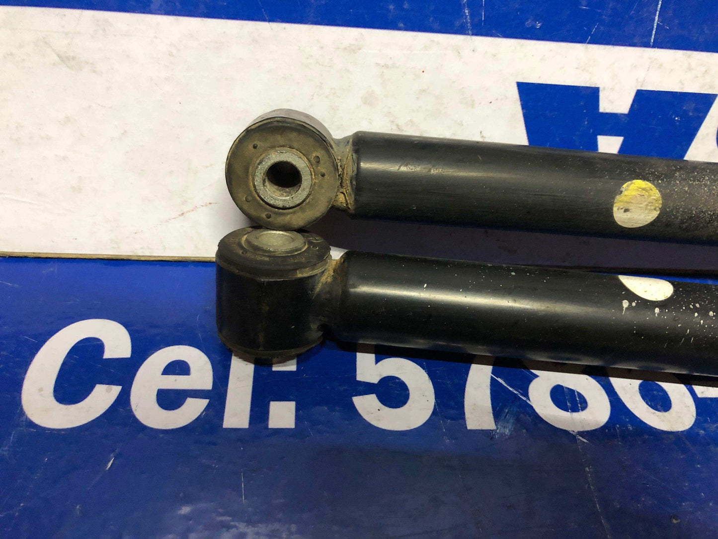 Amortiguadores traseros Mazda 2 / Ford Fiesta 2009 2014 ( 8v51-18159-aa ) - Grupo Revisa