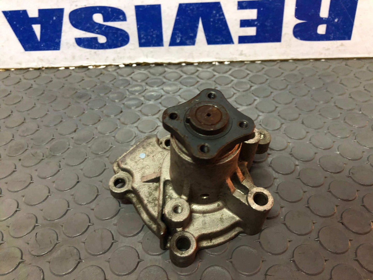Bomba de agua Hyundai Elantra Tucson 1995 1998 1.8l (p7721-2) - Grupo Revisa