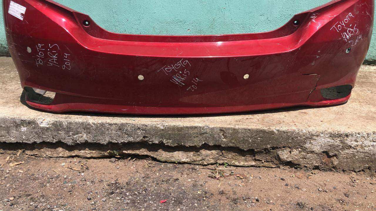 Bumper trasero Toyota Yaris 2014-2017 Sedán Agencia - Grupo Revisa