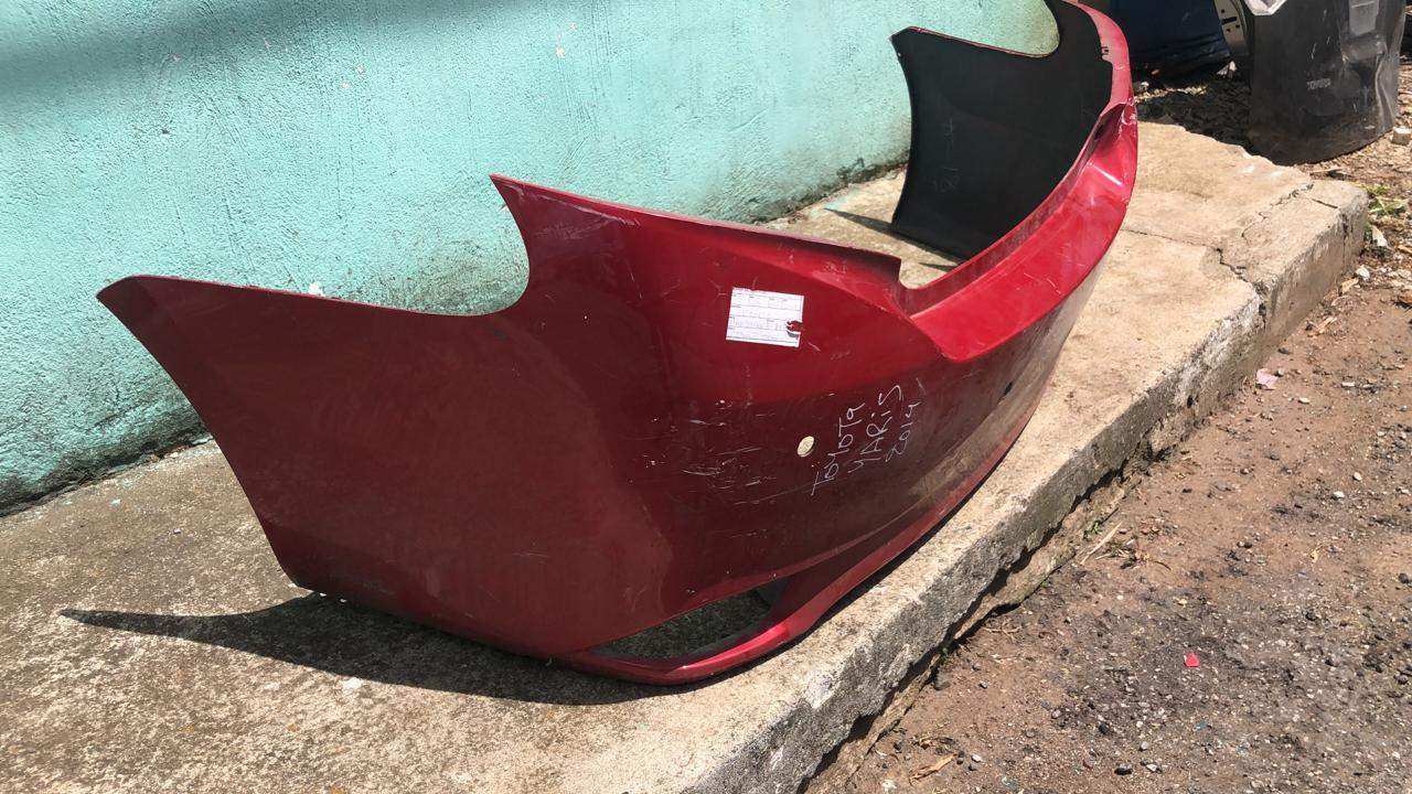 Bumper trasero Toyota Yaris 2014-2017 Sedán Agencia - Grupo Revisa