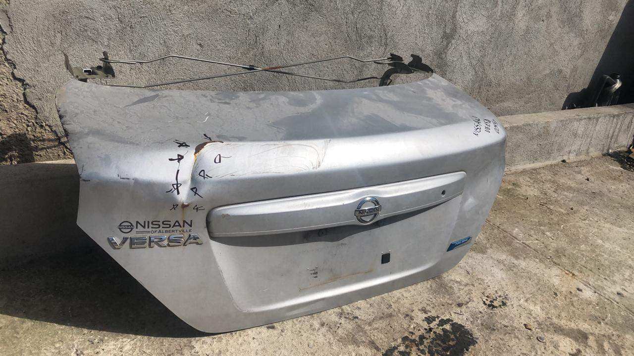 Compuerta baul nissan versa sedan 2012 2019 - Grupo Revisa