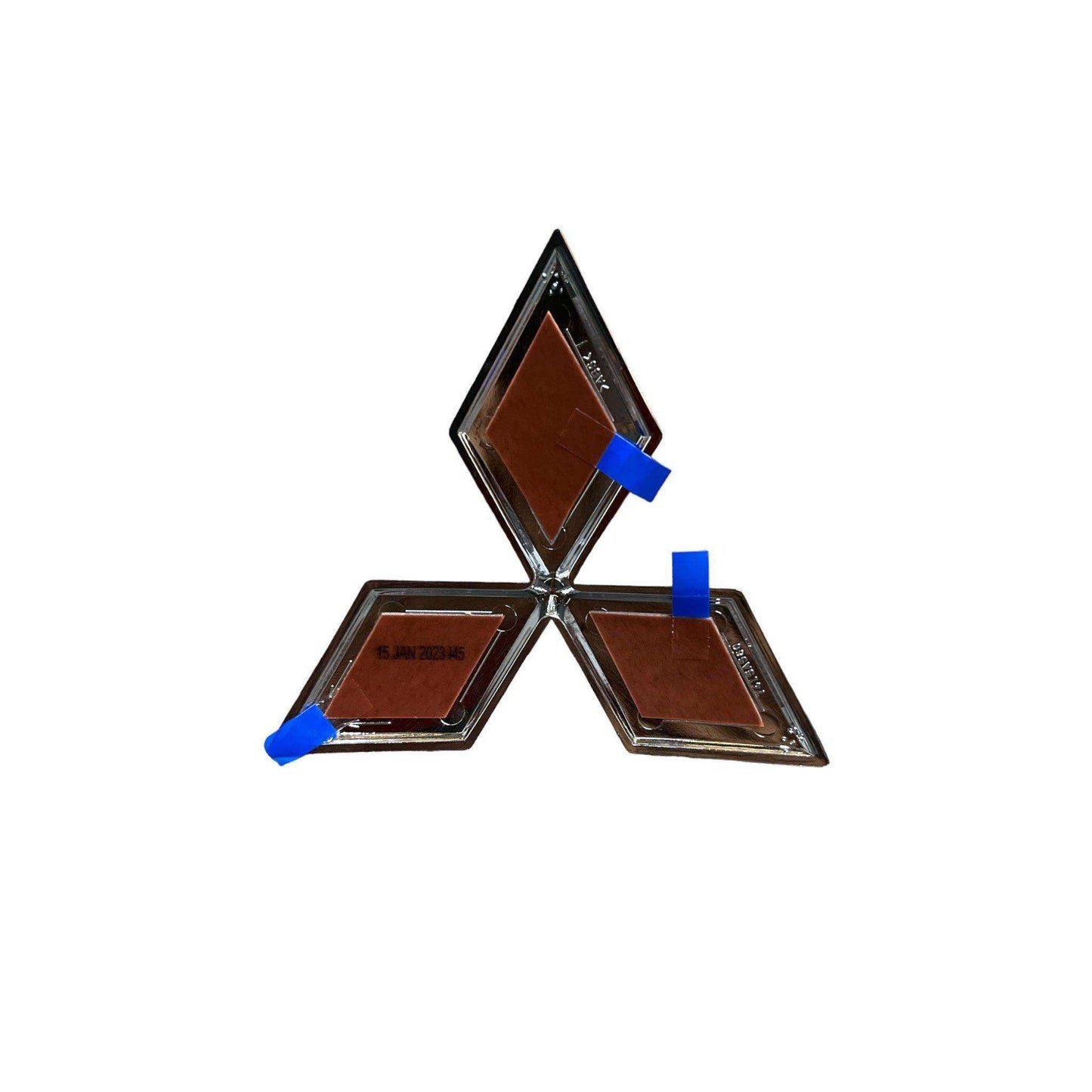 Emblema de persiana frontal Mitsubishi l200 tritón 2015 2020 (7415a560) - Auto repuestos Revisa