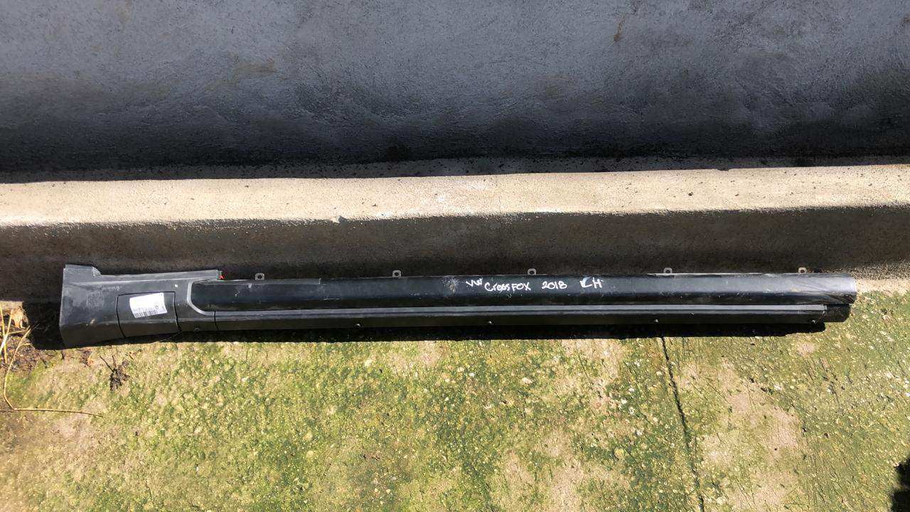 Estribo derecho Volkswagen crossfox 2014 2020 accesorio - Grupo Revisa