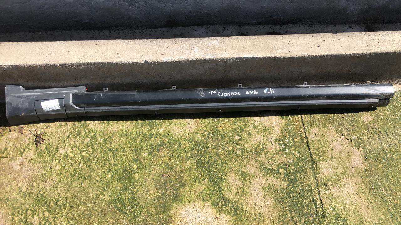 Estribo derecho Volkswagen crossfox 2014 2020 accesorio - Grupo Revisa