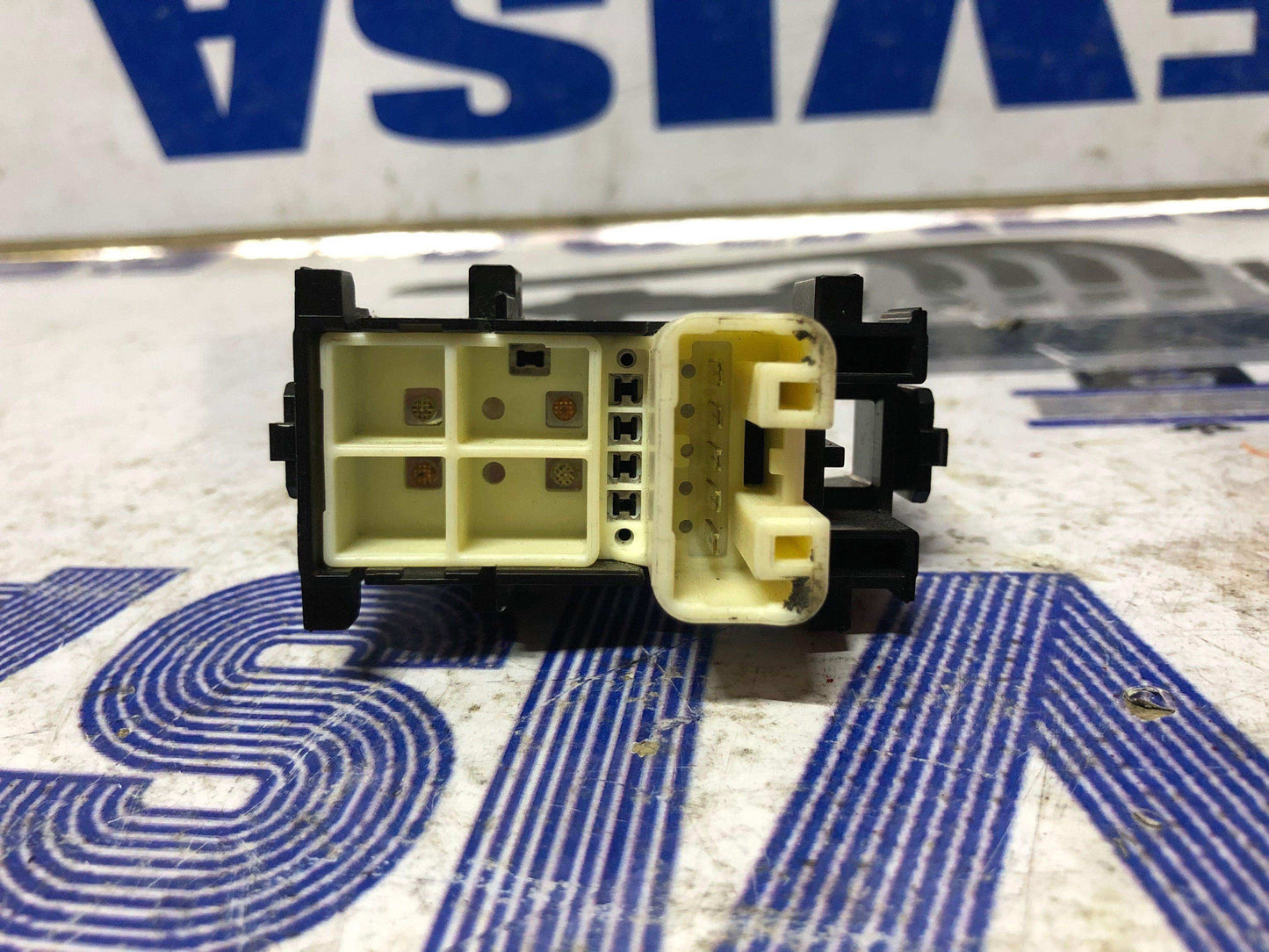 Mando de vidrio trasero izquierdo derecho Toyota Yaris rav4 2010 2018 ( 1928295 ) - Grupo Revisa