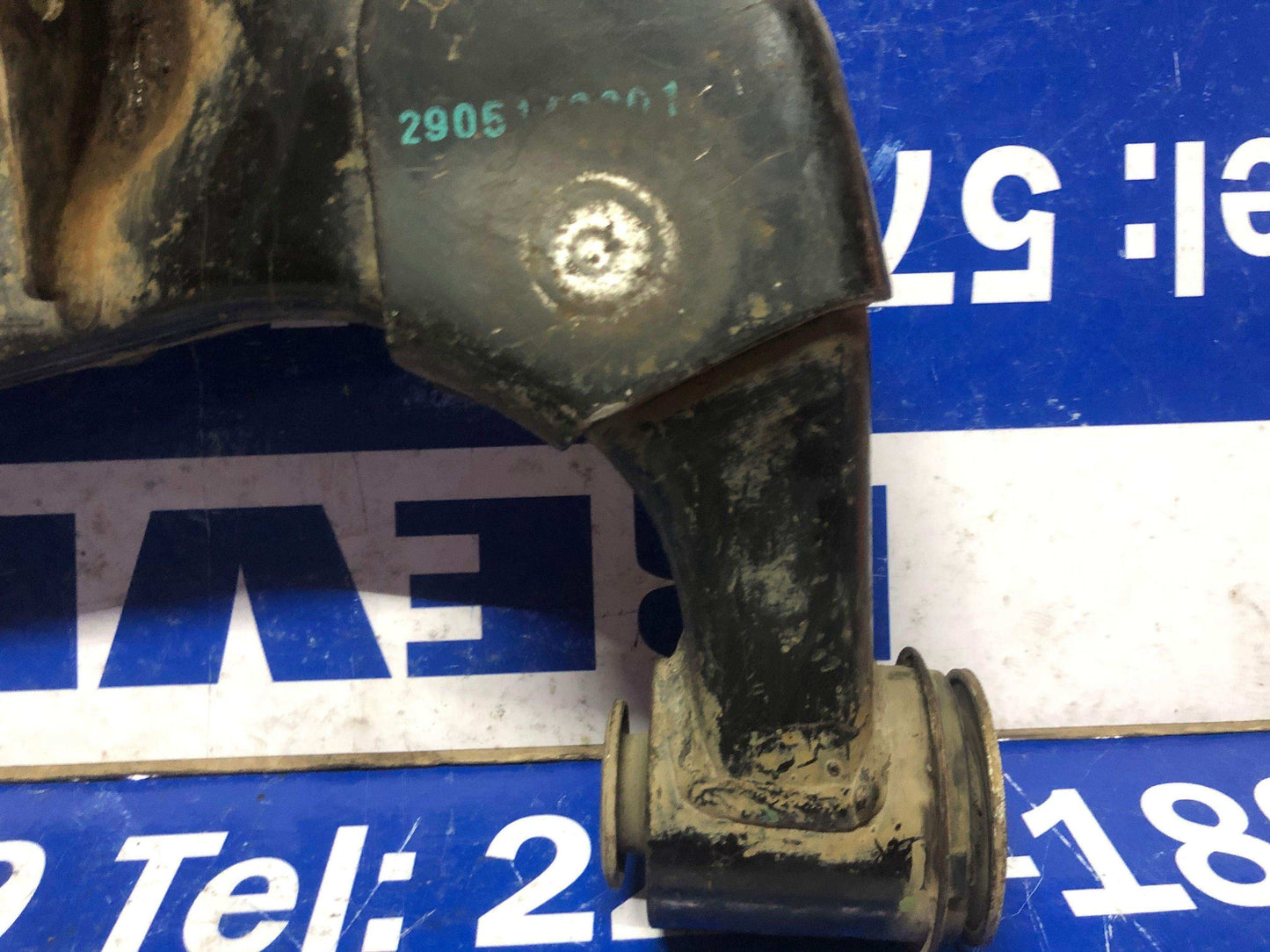 Muleta delantera inferior derecha Toyota hilux fortuner 2005 2015 - Grupo Revisa