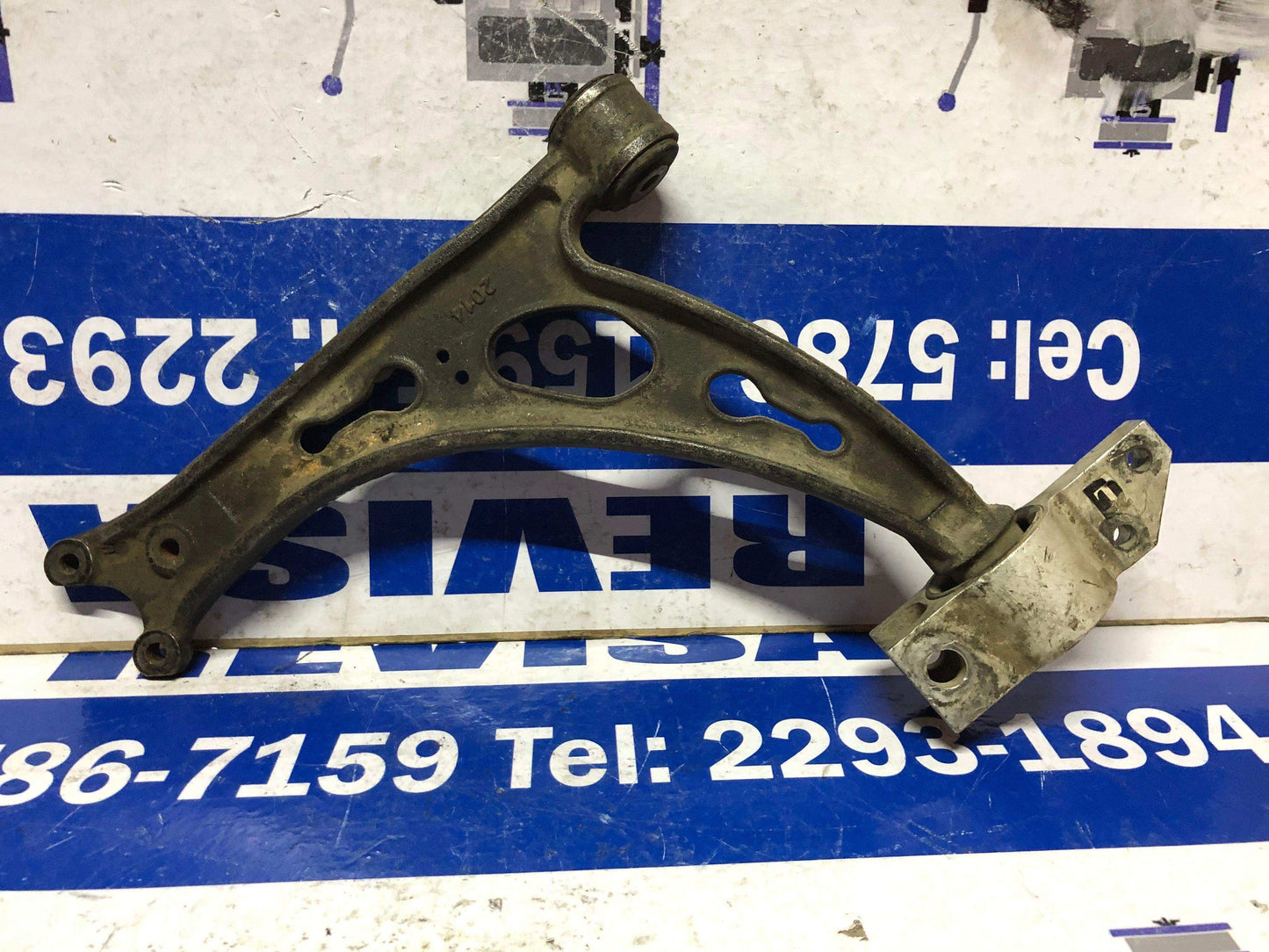 Muleta delantera izquierda Audi A3 2004 2014 - Grupo Revisa