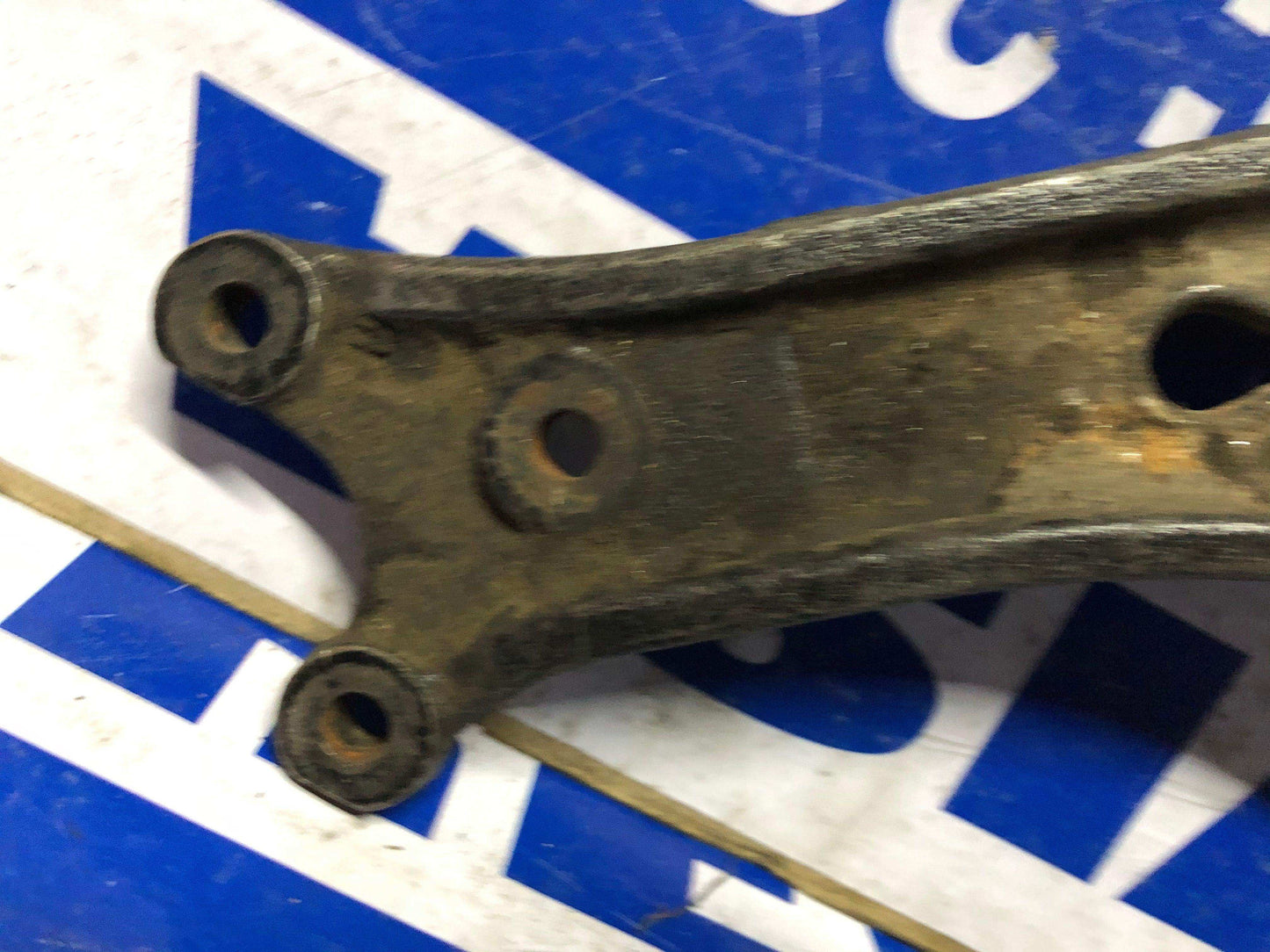 Muleta delantera izquierda Audi A3 2004 2014 - Grupo Revisa
