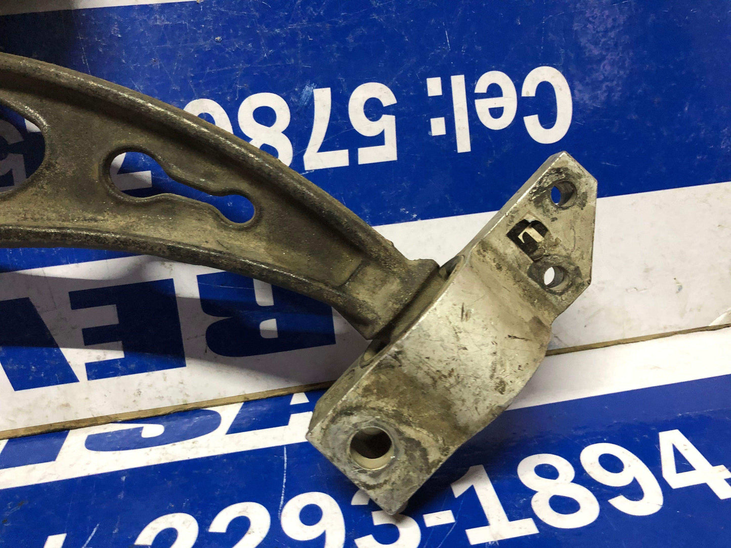 Muleta delantera izquierda Audi A3 2004 2014 - Grupo Revisa