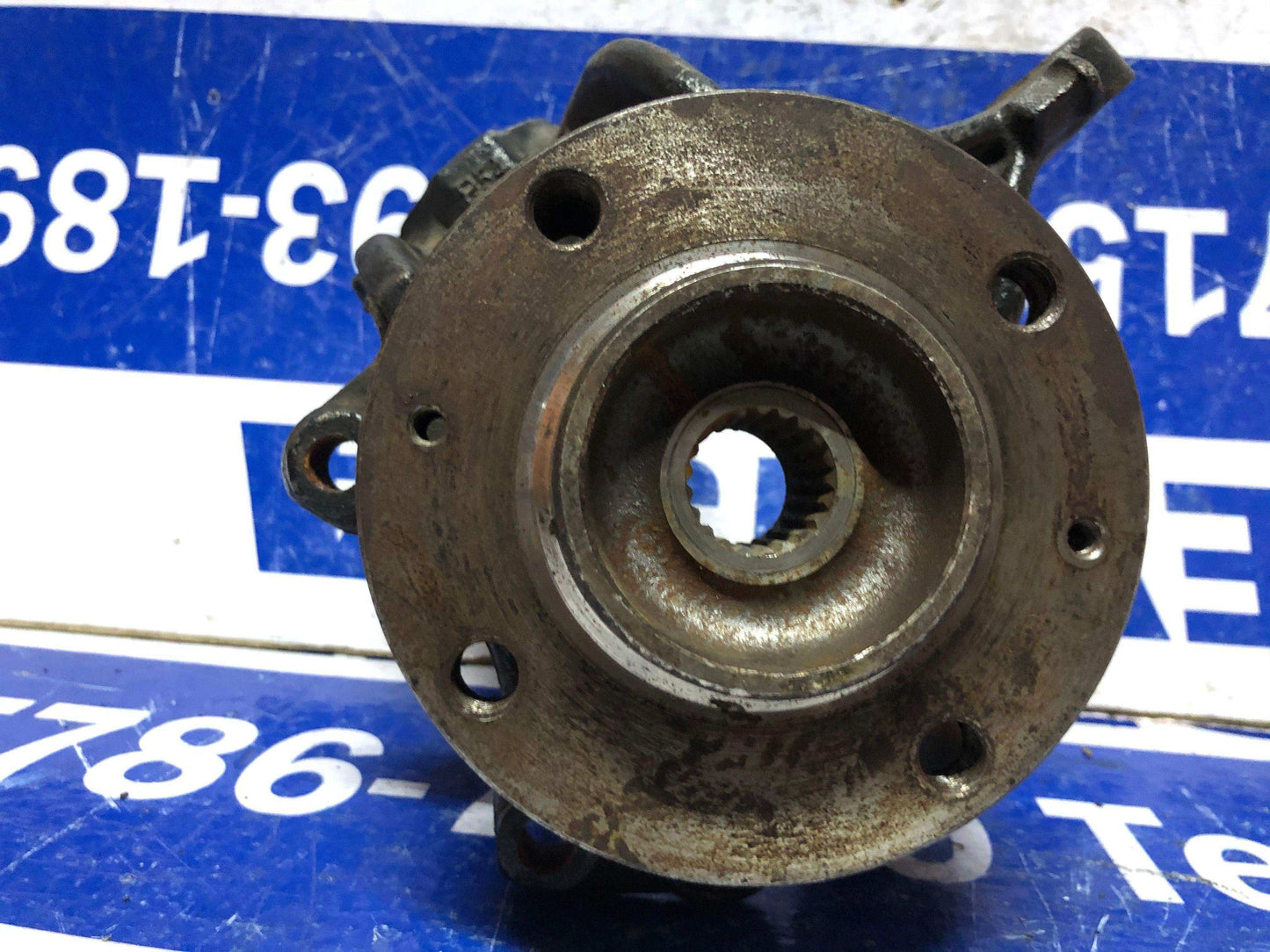 Muñón delantero derecho izquierdo Peugeot 207 premier 2008 2015 - Grupo Revisa