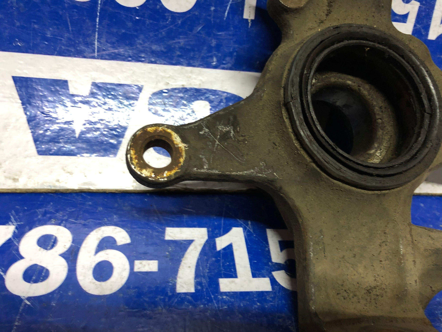Muñón delantero izquierdo Mazda bt50 2005 2012 - Grupo Revisa