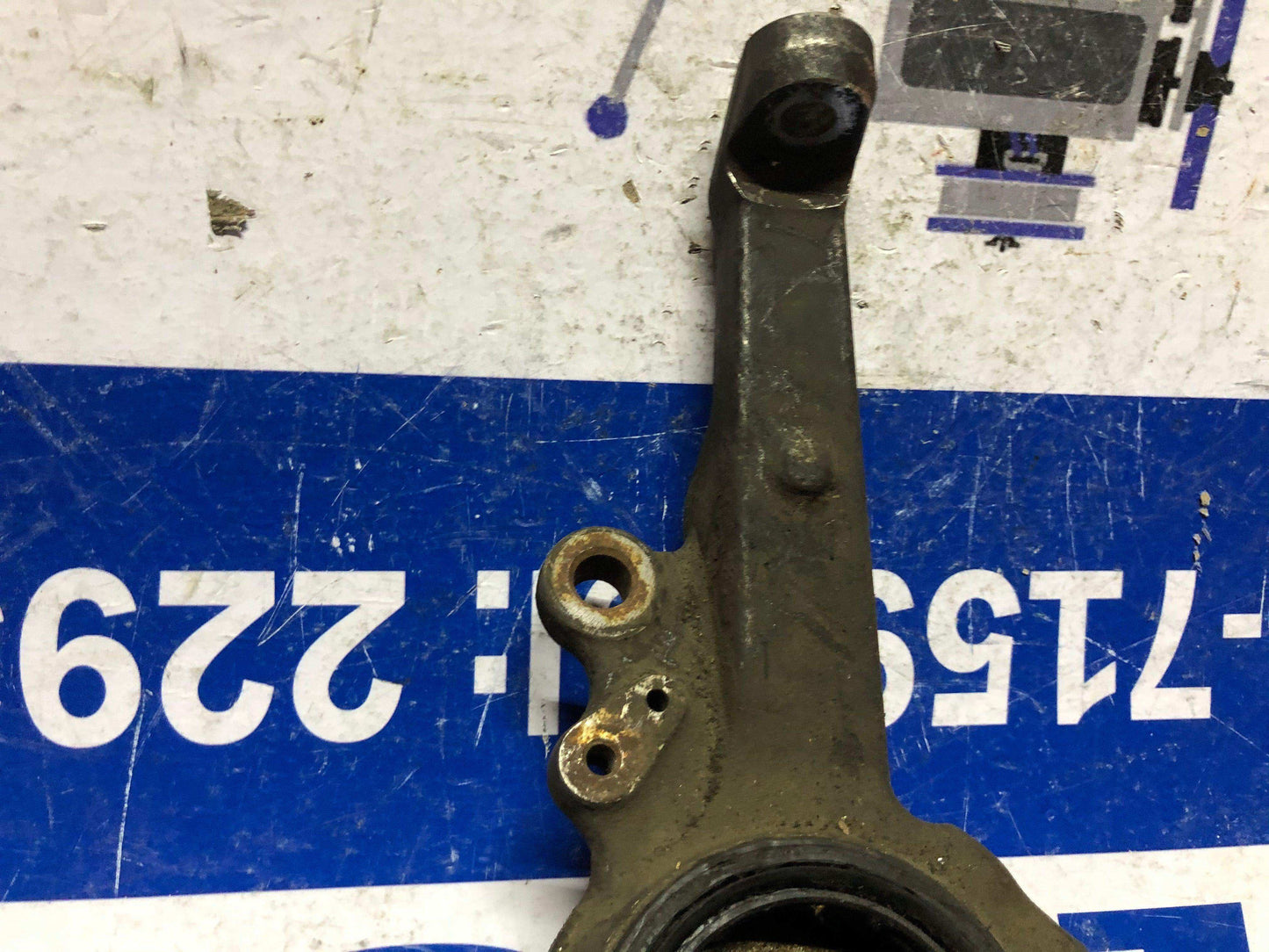 Muñón delantero izquierdo Mazda bt50 2005 2012 - Grupo Revisa