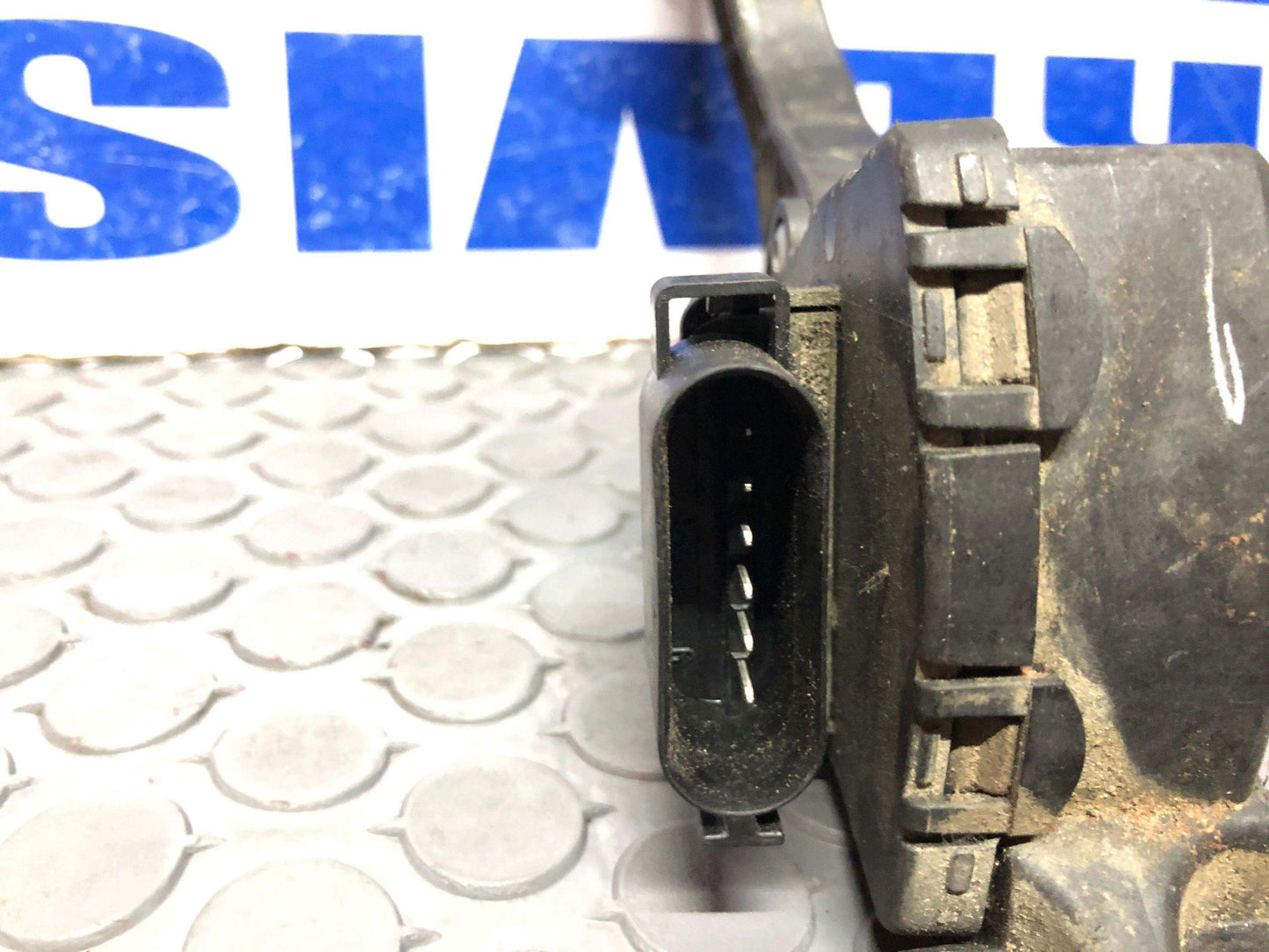 Pedal de aceleración Ford Focus 2004 2013 (4m51-9f836-ak) - Grupo Revisa