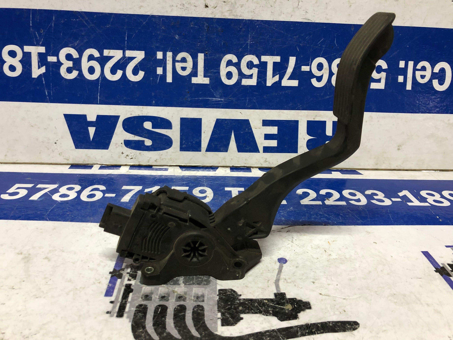 Pedal de aceleración Peugeot 308 2007 2013 ( 96 81 5303 80 00 ) - Grupo Revisa