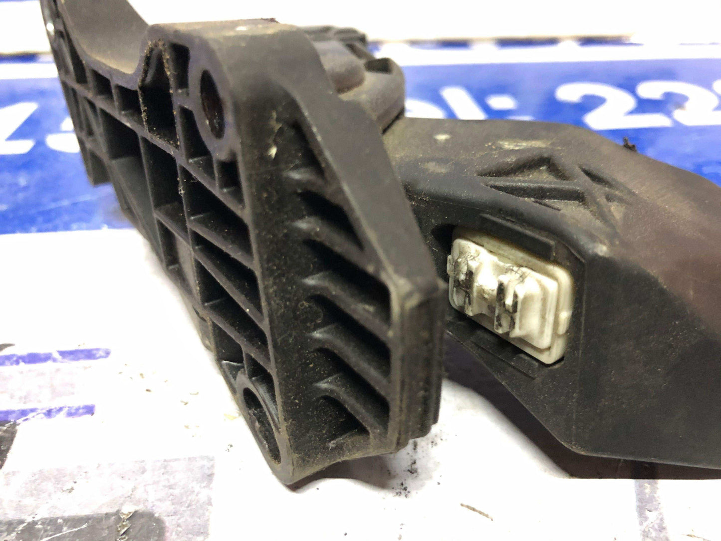 Pedal de aceleración Peugeot 308 2007 2013 ( 96 81 5303 80 00 ) - Grupo Revisa