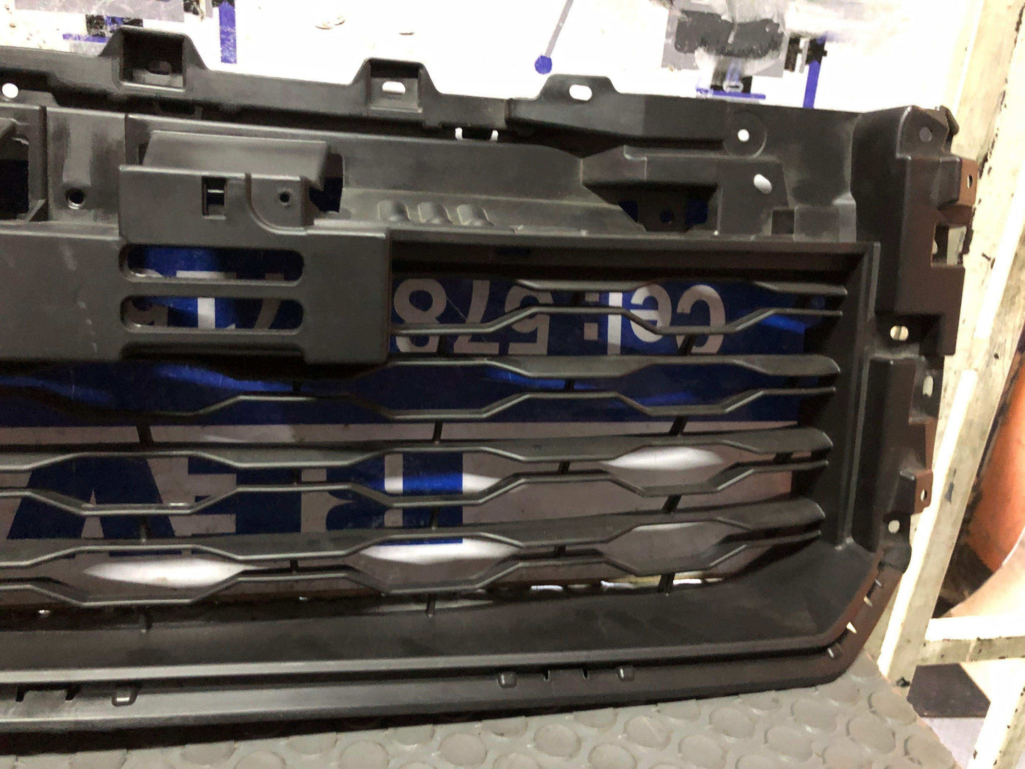 Persiana frontal inferior Mitsubishi l200 2020 2022 (6402a515) - Grupo Revisa