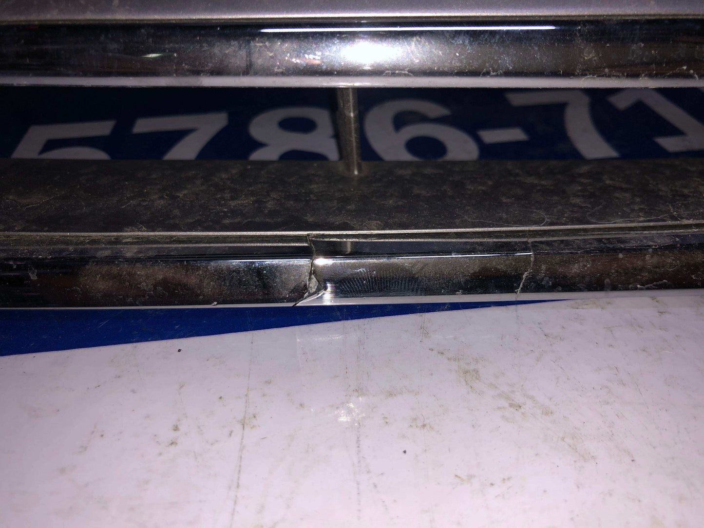 Persiana frontal Lexus LX570 2008 2010 - Grupo Revisa