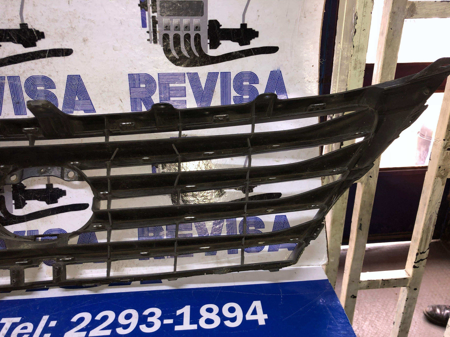 Persiana frontal Lexus LX570 2008 2010 - Grupo Revisa