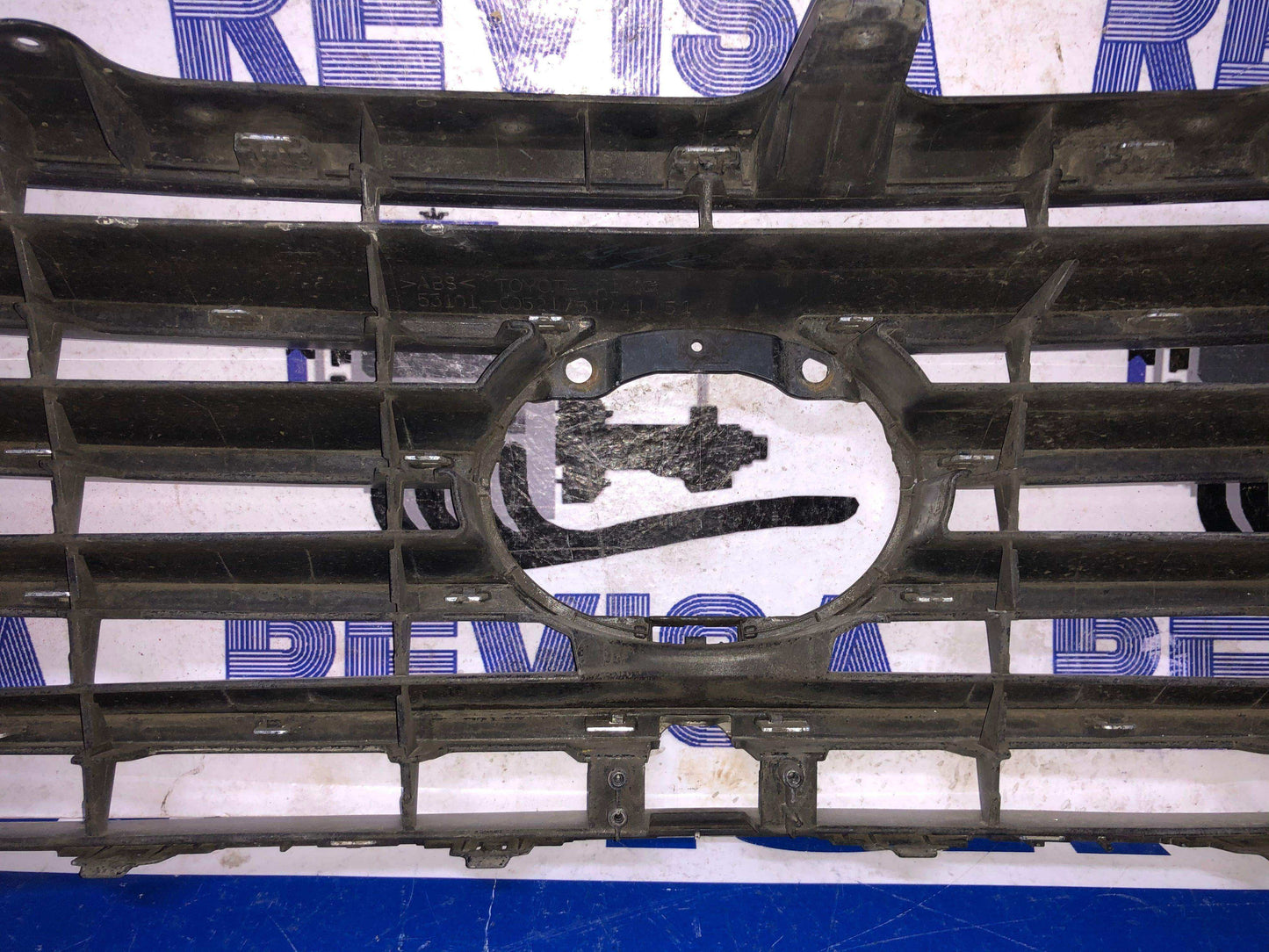 Persiana frontal Lexus LX570 2008 2010 - Grupo Revisa