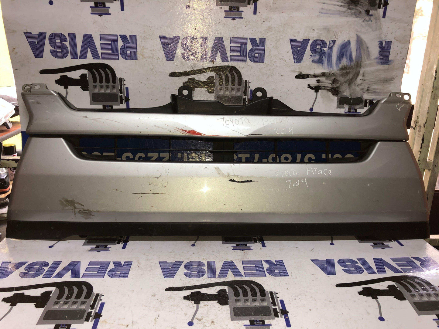 Persiana frontal Toyota hiace 2008 2018 ( 53111-26510 ) TECHO BAJO - Grupo Revisa