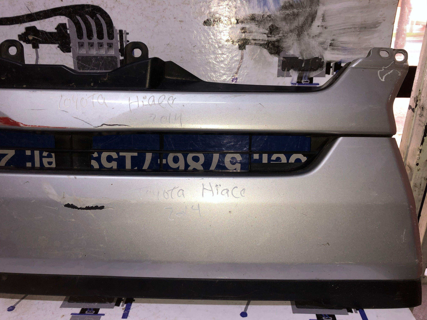 Persiana frontal Toyota hiace 2008 2018 ( 53111-26510 ) TECHO BAJO - Grupo Revisa