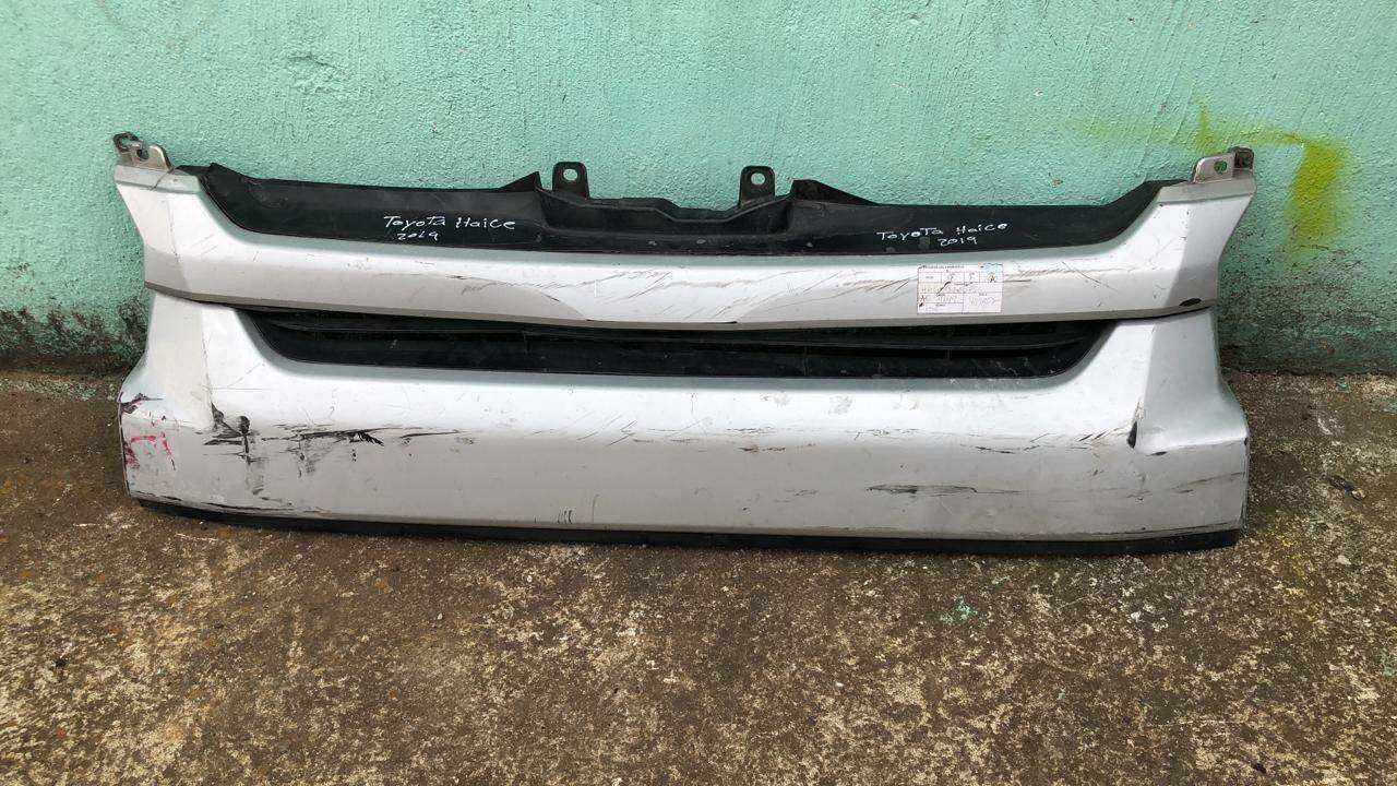Persiana frontal Toyota Hiace 2008-2018 TECHO ALTO - Grupo Revisa