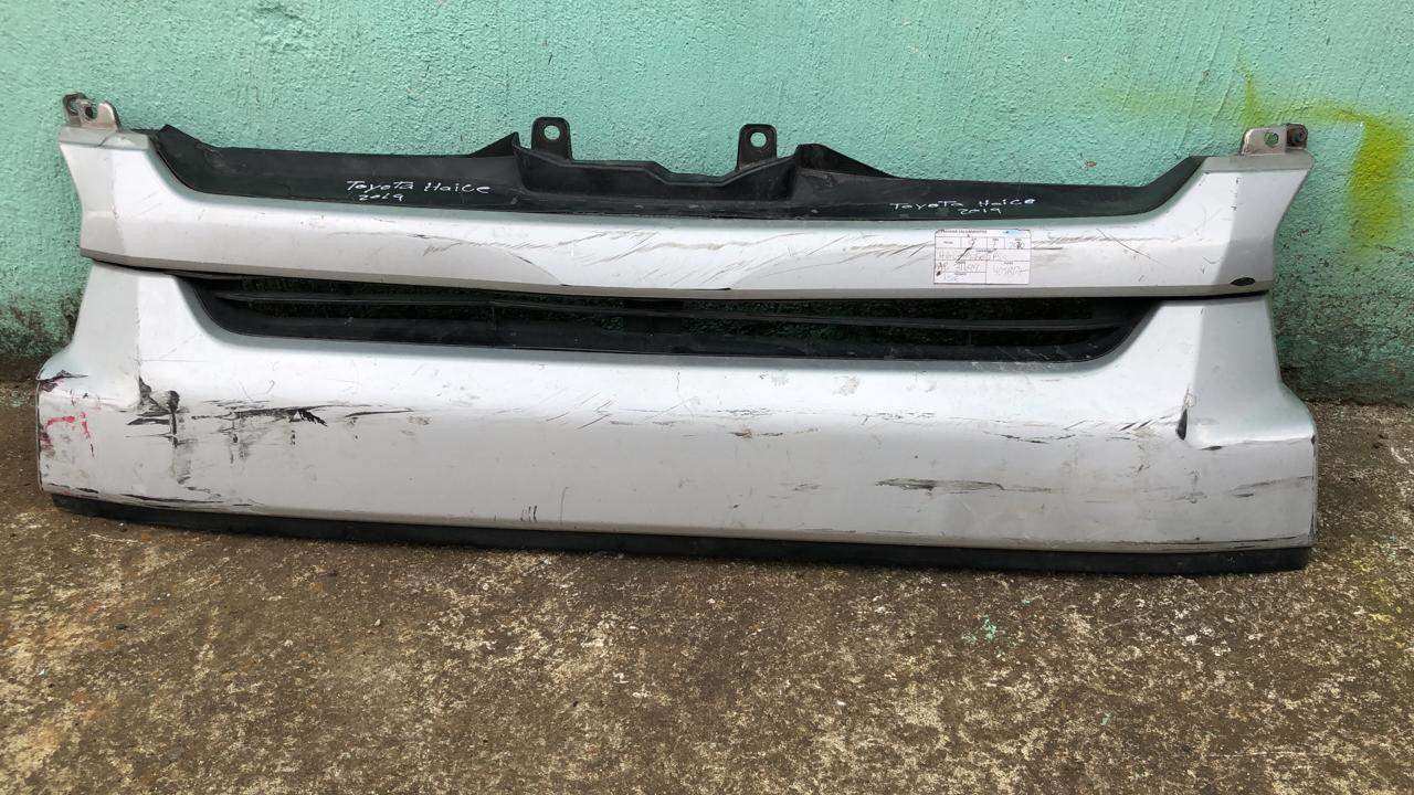 Persiana frontal Toyota Hiace 2008-2018 TECHO ALTO - Grupo Revisa