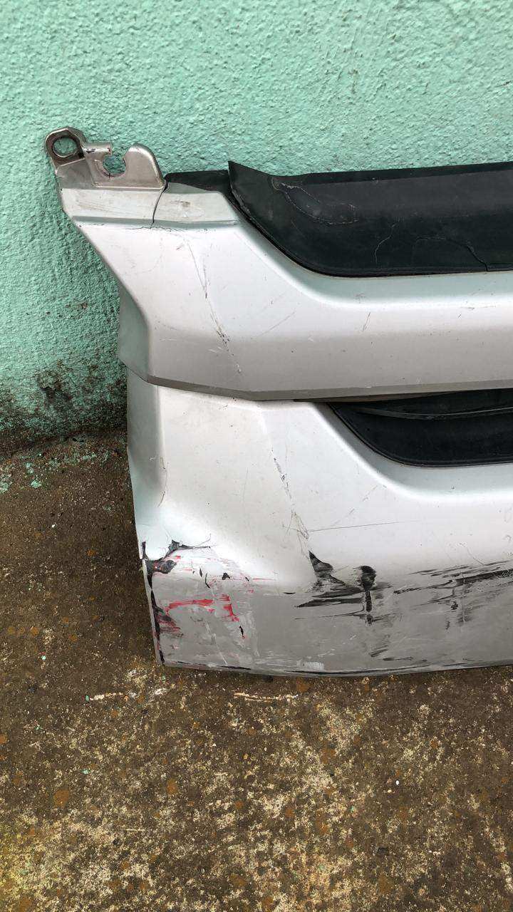 Persiana frontal Toyota Hiace 2008-2018 TECHO ALTO - Grupo Revisa
