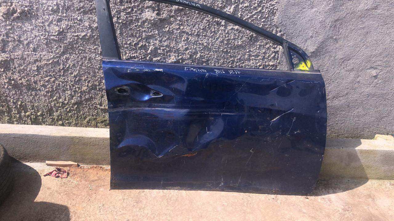 Puerta delantera derecha Hyundai elantra sedan 2012 2016 - Grupo Revisa