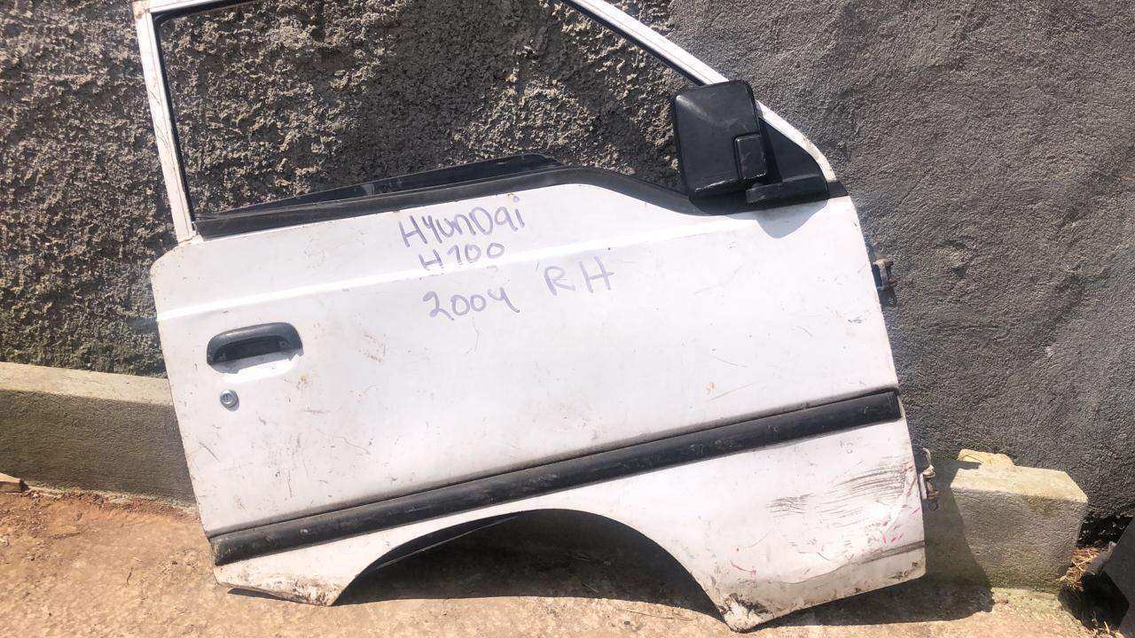 Puerta delantera derecha Hyundai h100 panel 1998 2005 - Grupo Revisa