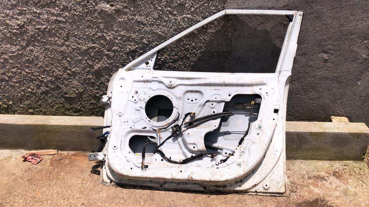 Puerta delantera derecha Hyundai veloster 2010 2017 - Grupo Revisa