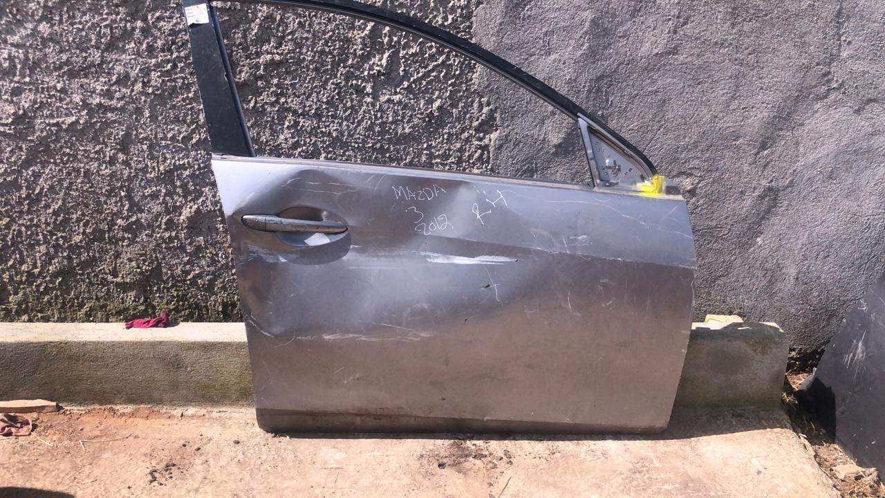Puerta delantera derecha mazda 3 2010 2013 - Grupo Revisa