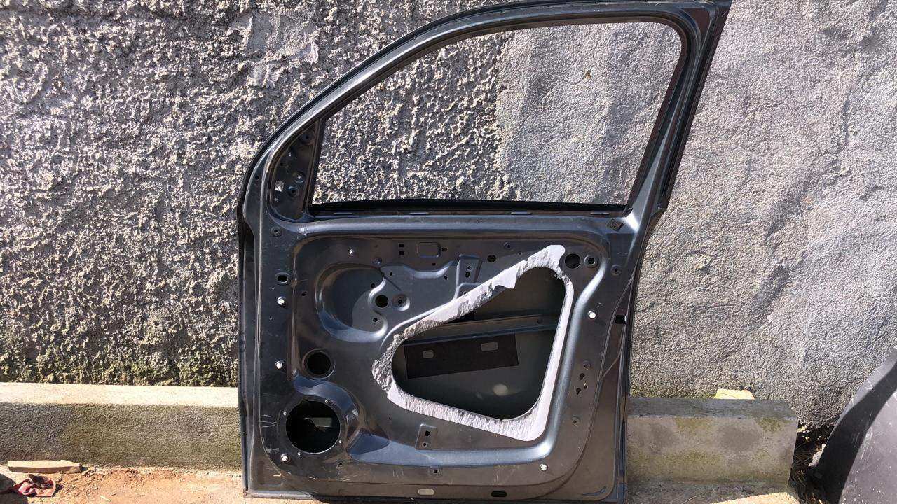 Puerta delantera derecha Volkswagen amarok 2012 2020 - Grupo Revisa