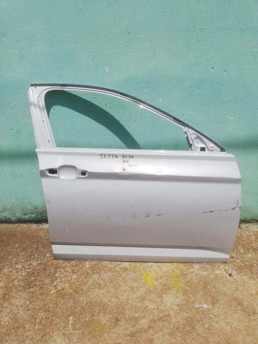 Puerta delantera derecha Volkswagen jetta 2019 2020 - Grupo Revisa