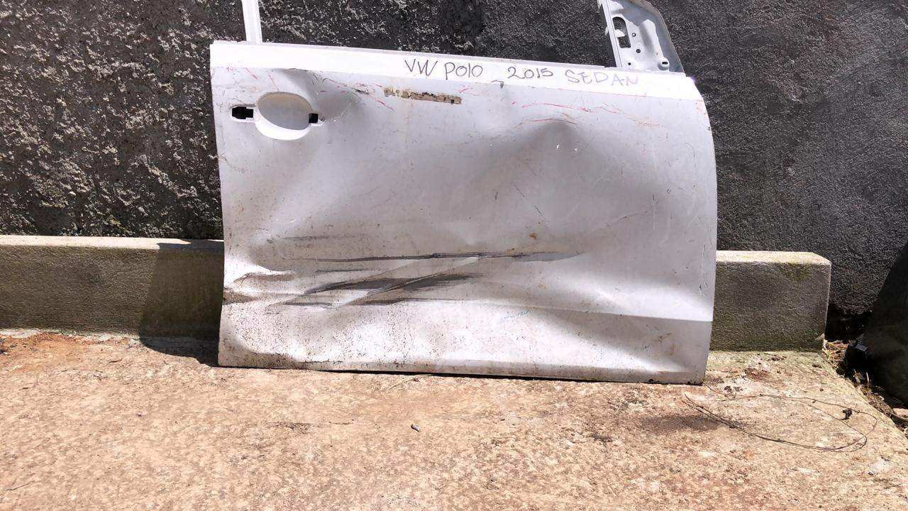 Puerta delantera derecha Volkswagen polo sedan 2015 2018 - Grupo Revisa