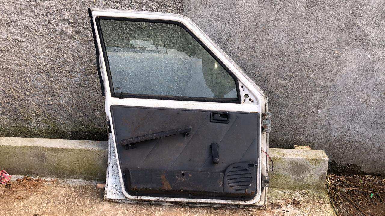 Puerta delantera izquierda fiat fiorino 2004 2007 - Grupo Revisa