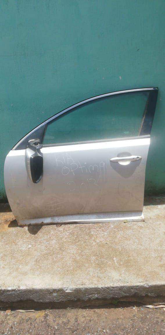 Puerta delantera izquierda Kia Optima 2012-2015 - Grupo Revisa