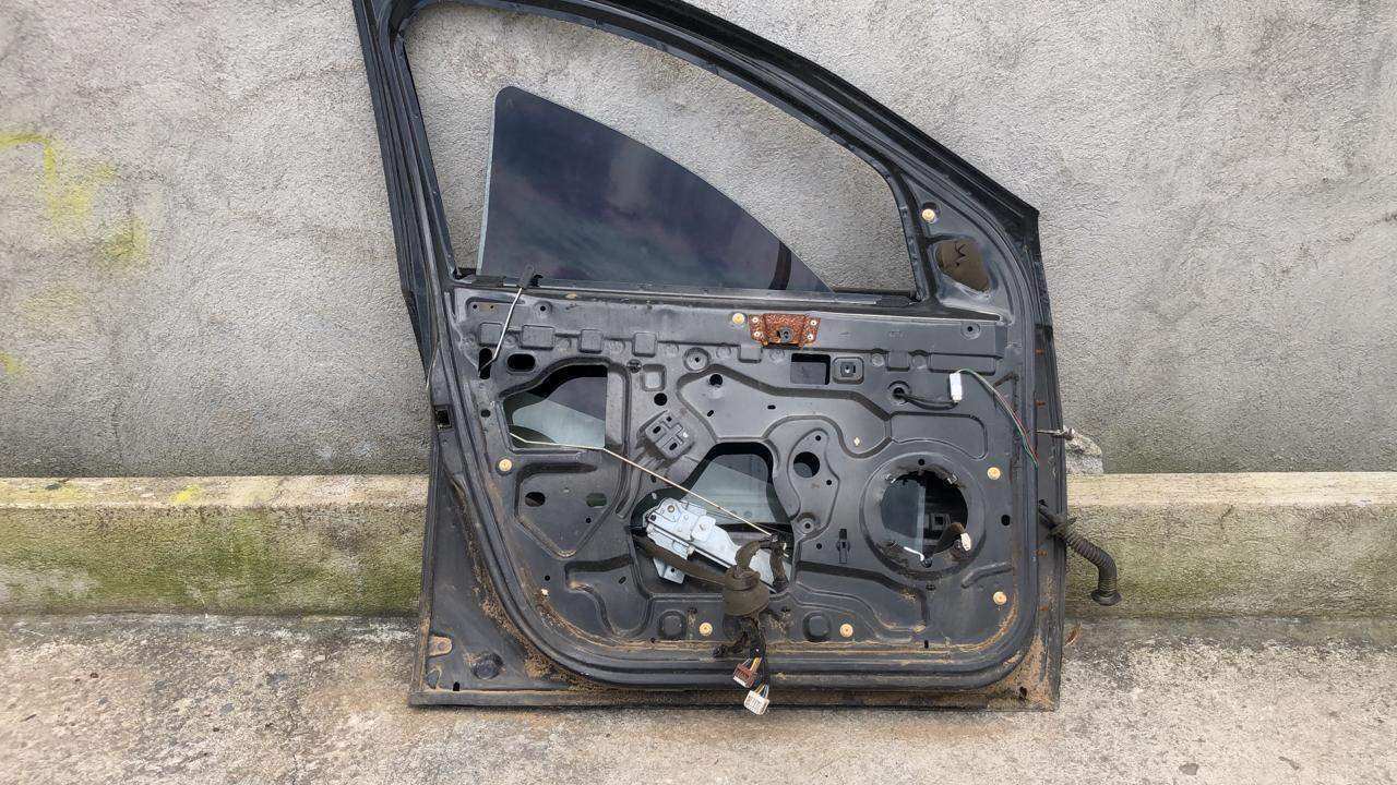 Puerta delantera izquierda renault duster 2012 2019 - Grupo Revisa