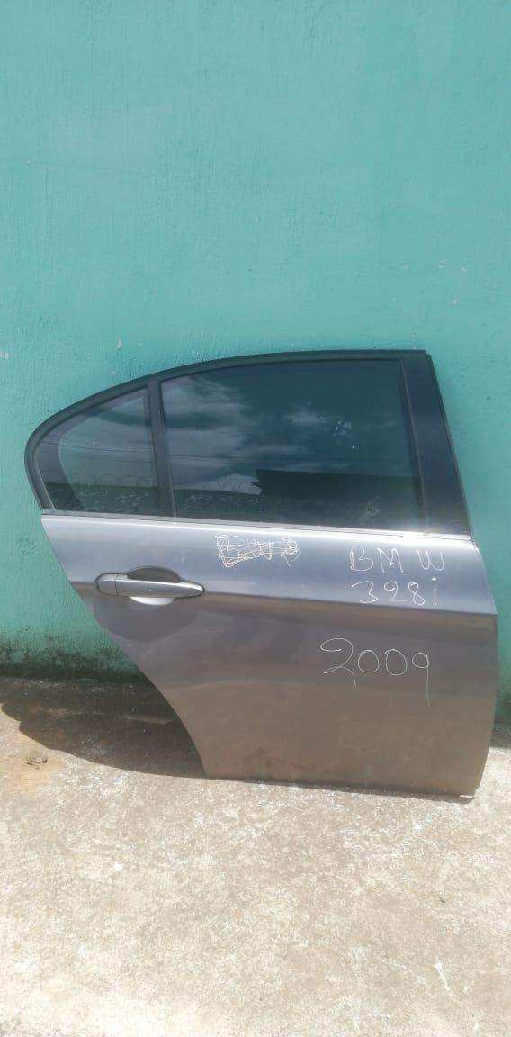 Puerta trasera derecha BMW 328i 2006-2010 - Grupo Revisa