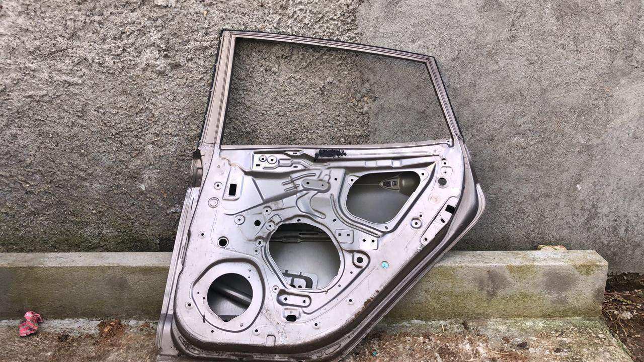 Puerta trasera derecha Hyundai accent hatchback 2012 2018 - Grupo Revisa