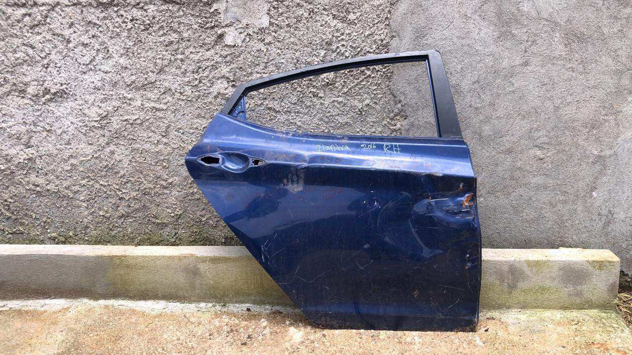 Puerta trasera derecha Hyundai elantra 2012 2016 sedan - Grupo Revisa