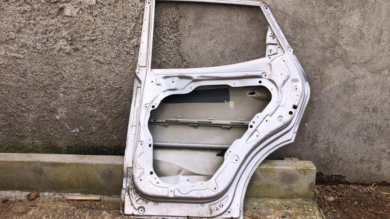 Puerta trasera derecha Hyundai santa fe 2013 2018 sport - Grupo Revisa