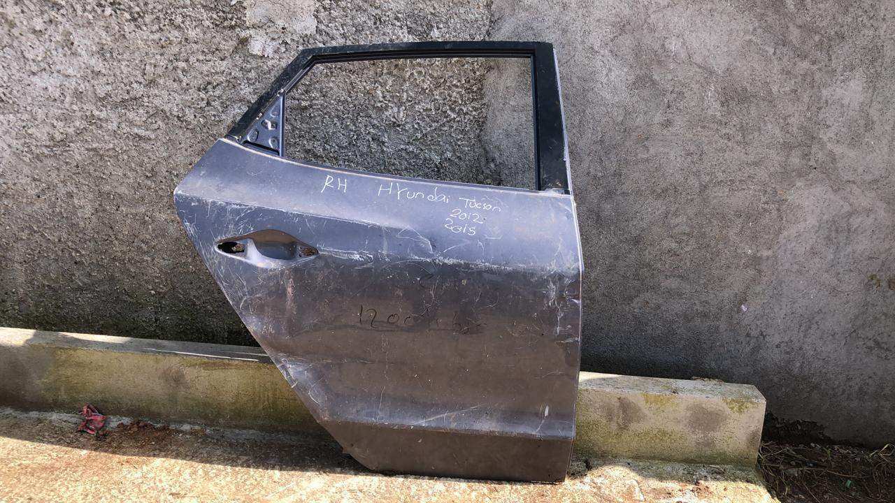 Puerta trasera derecha Hyundai tucson 2012 2015 - Grupo Revisa