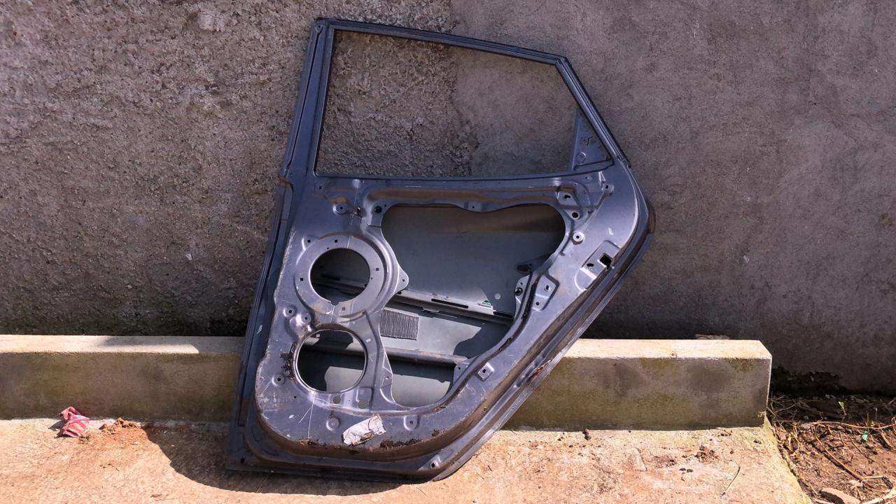 Puerta trasera derecha Hyundai tucson 2012 2015 - Grupo Revisa