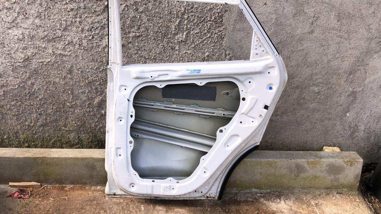 Puerta trasera derecha Hyundai tucson 2016 2020 - Grupo Revisa