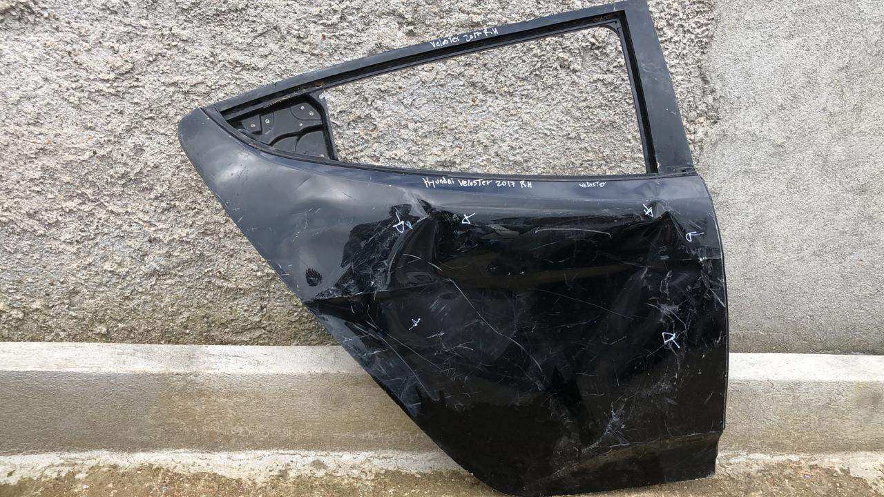 Puerta trasera derecha Hyundai veloster 2010 2017 - Grupo Revisa